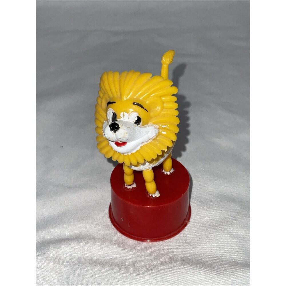 VTG LUCKY THE LION KOHNER PUSH BUTTON PUPPET TOY 1960s